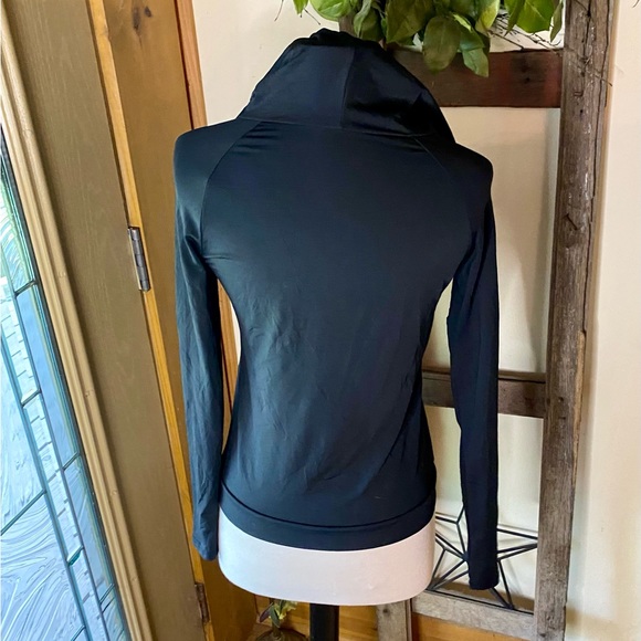 💥Gymshark Perforated Hoodie💥 - Picture 2 of 7